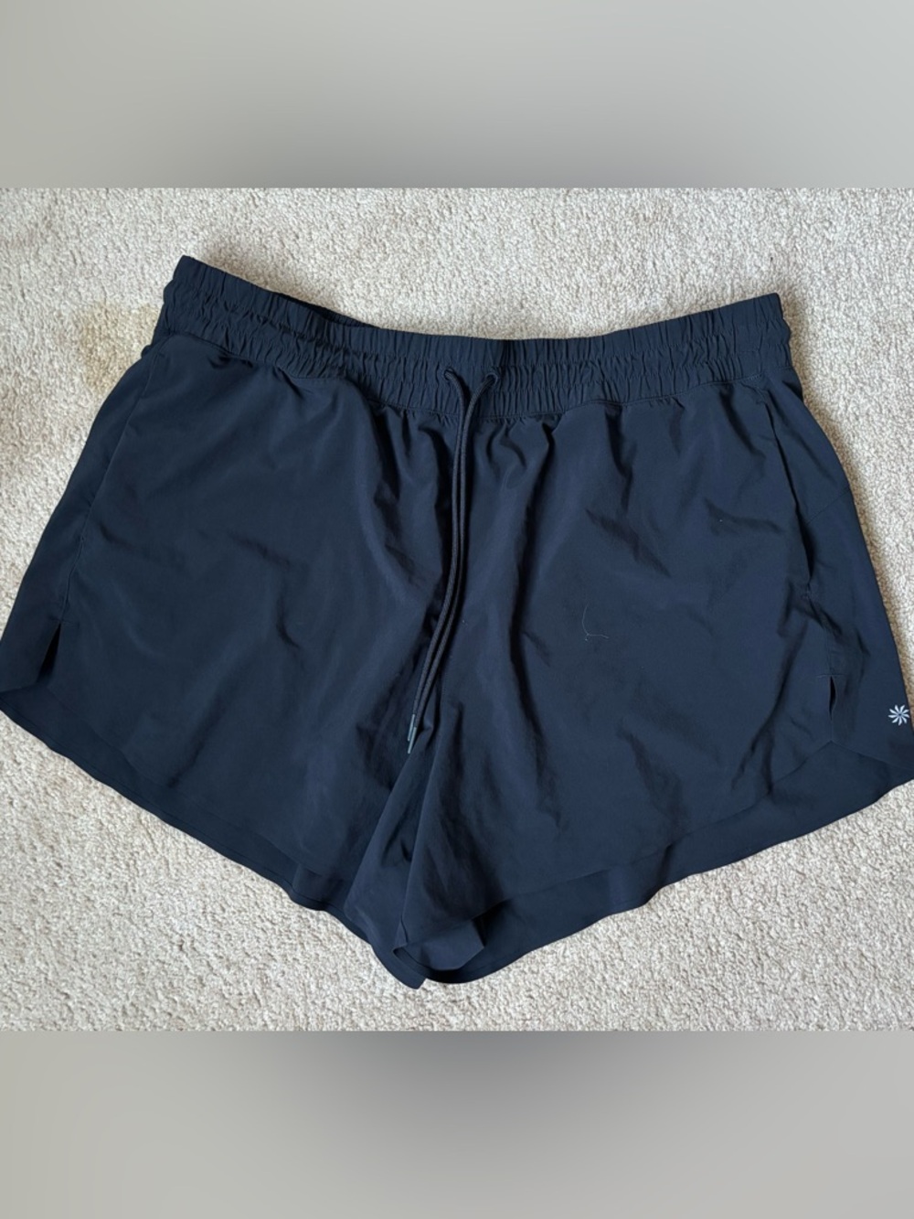 Athleta cross roads shorts black
